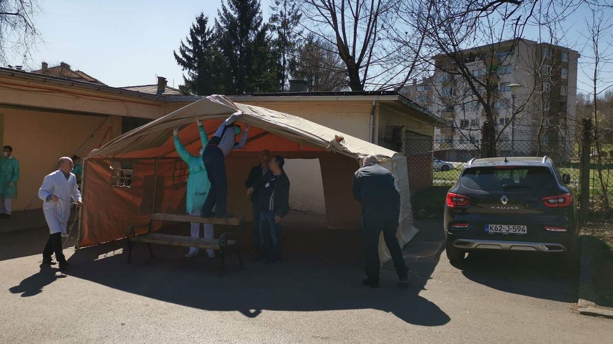 Uspostavljeni trijažni punktovi u Zenici i Žepču (FOTO)