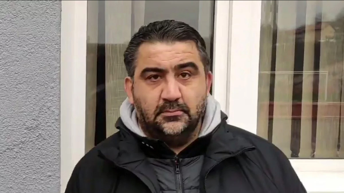 Trener Čelika Umit Ozat se gurao sa policijom i polio navijače vodom (VIDEO)