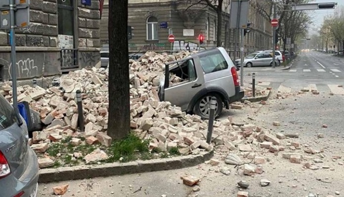 Snažan zemljotres pogodio Zagreb, pucali zidovi na zgradama (FOTO)