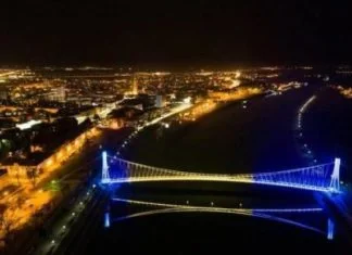 Most u Osijeku zasijao u bojama zastave BiH (FOTO) Most U Osijeku