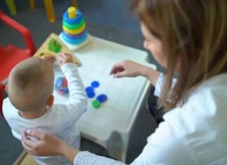 Novi set instrukcija INZ-a namijenjen ustanovama za brigu o djeci i odraslim sa posebnim potrebama Dijete Pomoć