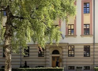 Državna službenica osuđena na 4 godine zatvora zbog kreditnih prevara Općinski Sud U Sarajevu