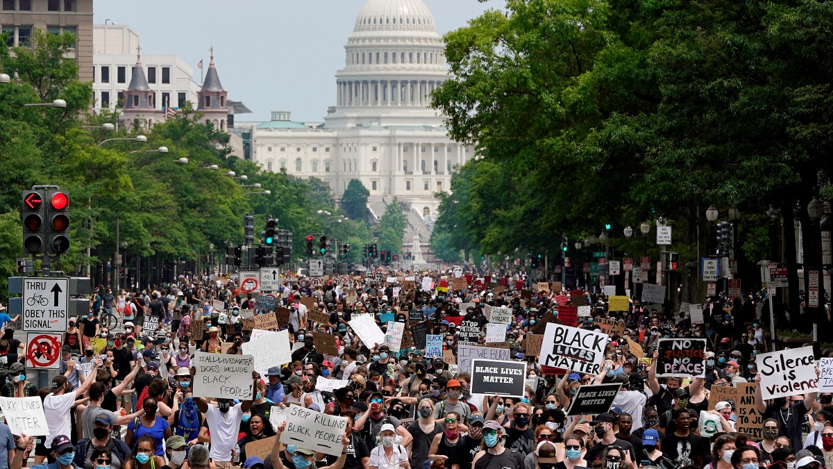 Veliki protesti u Washingtonu zbog smrti Georgea Floyda