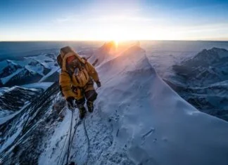 Everest ponovno otvoren za planinare