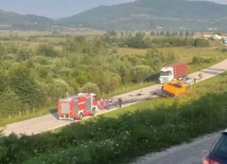 U nesreći kod Mrkonjić Grada poginuo bračni par i beba Saobraćajna Nezgoda Mrkonjić Grad