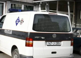 U zeničkom naselju Crkvice u terenskom vozilu pronađen “Glock” sa dva okvira, vozač uhapšen