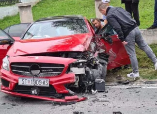 Na putu Kaonik – Vitez saobraćajna nezgoda, povrijeđena jedna osoba Saobraćajna Nezgoda