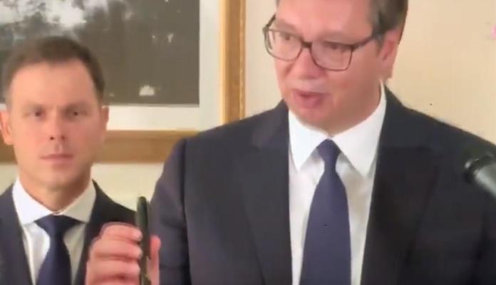 Vucic I Olovka Trumpa