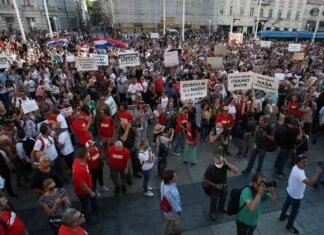 U Zagrebu se održava “anti-korona” protest (VIDEO)