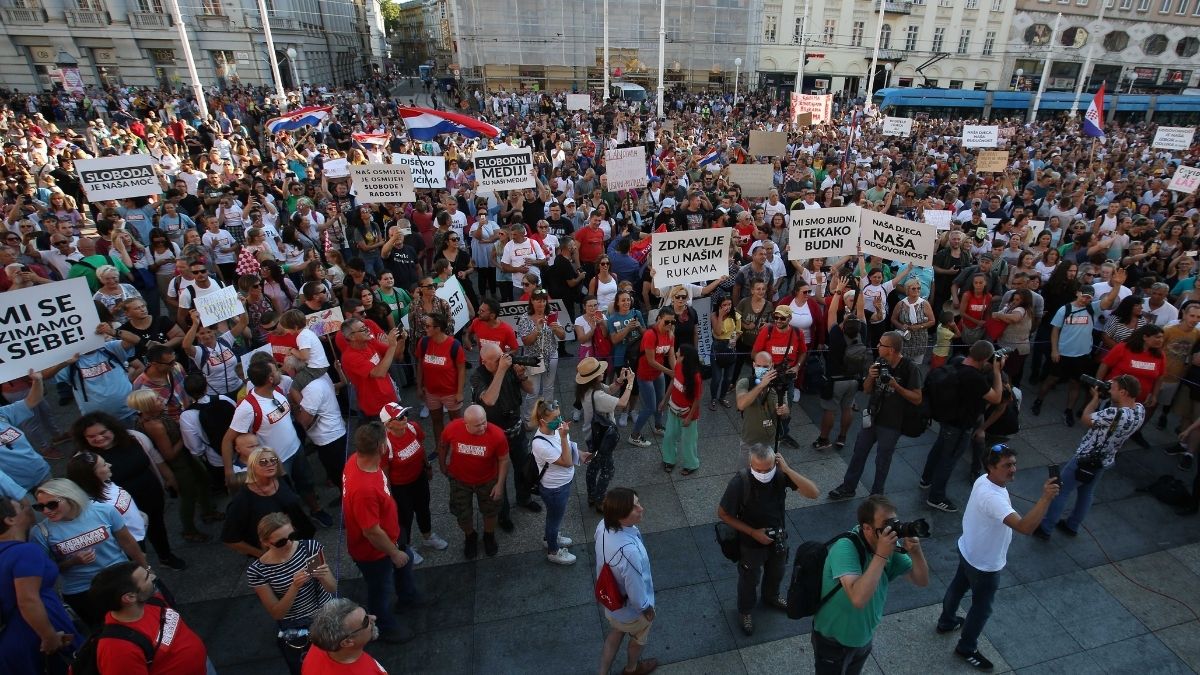 U Zagrebu se održava “anti-korona” protest (VIDEO)