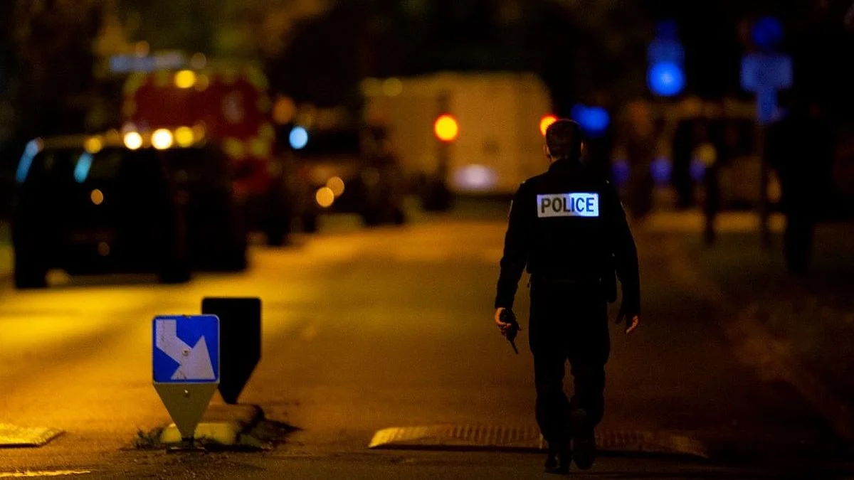 Francuska uvela policijski sat