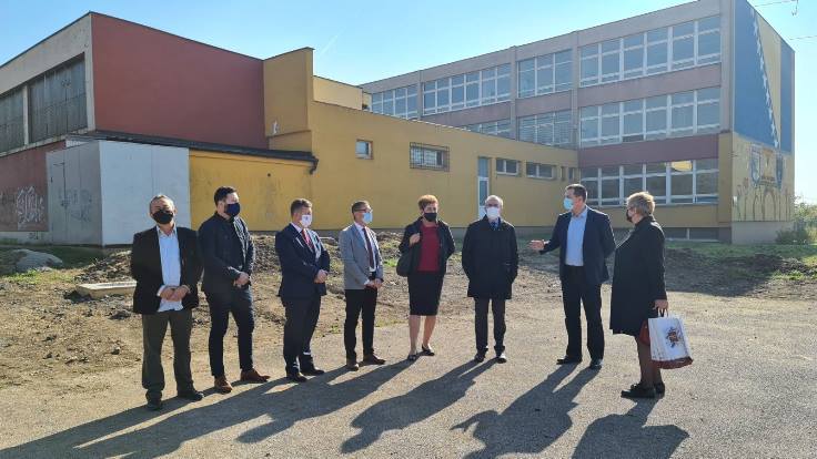 Ambasador Republike Turske Haldun Koç posjetio Osnovnu školu “Alija Nametak” u Zenici (FOTO)