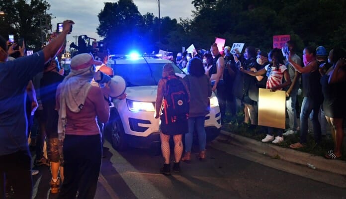 Policija I Demonstranti SAD