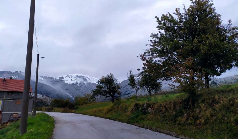 U nedjelju kiša i lokalni pljuskovi, na vrhovima planina se očekuje snijeg