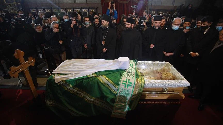 Vjernici se u Beogradu opraštaju od preminulog patrijarha Irineja