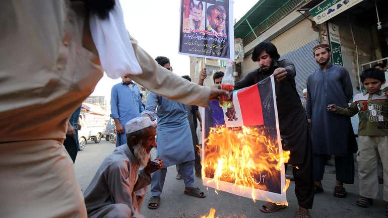 Al-Kaida prijeti Macronu i poziva na ubijanje svih koji vrijeđaju poslanika