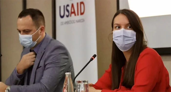 Ko je zloupotrebljavao kampanju: Zapošljavalo se u institucijama, dijelili se pokloni…