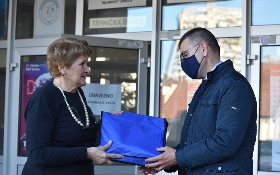 Predstavnici Nogometnog saveza BiH boravili u Zenici, uručili donacije