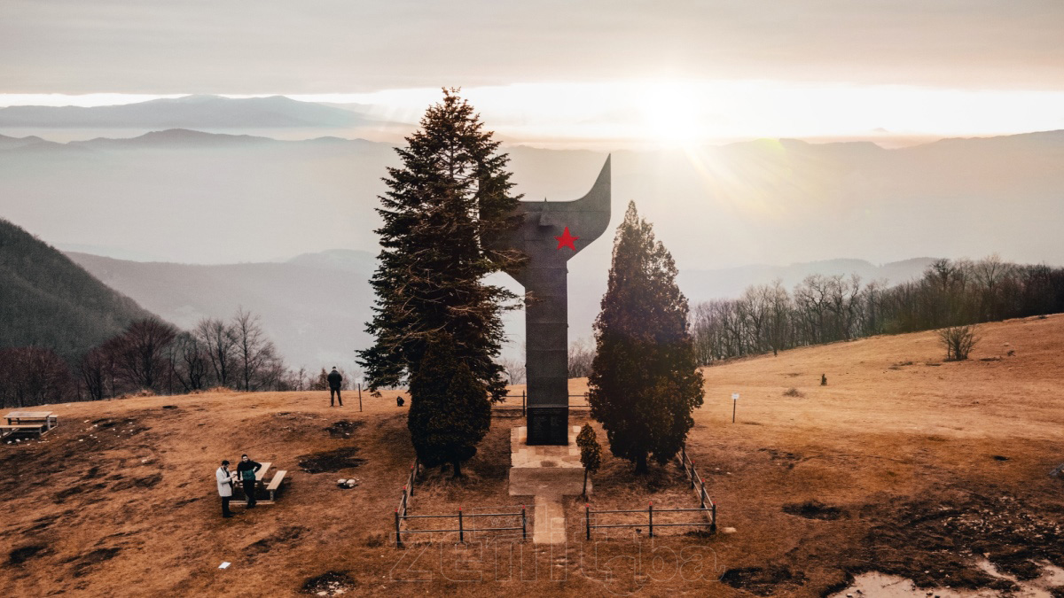 Zima i zvanično stigla, Smetovi u bojama jeseni (FOTO)