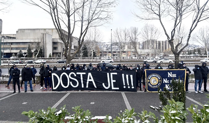 BH Fanaticos Protesti Ispred NSBiH