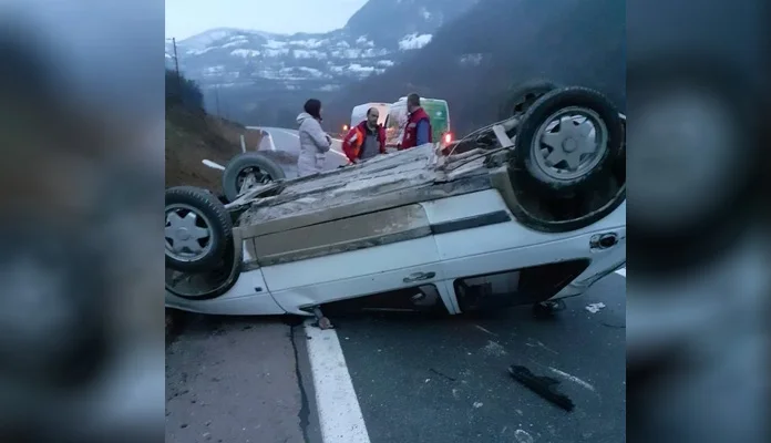 U Janjićima kod Zenice vozač izgubio kontrolu, automobil završio na krovu