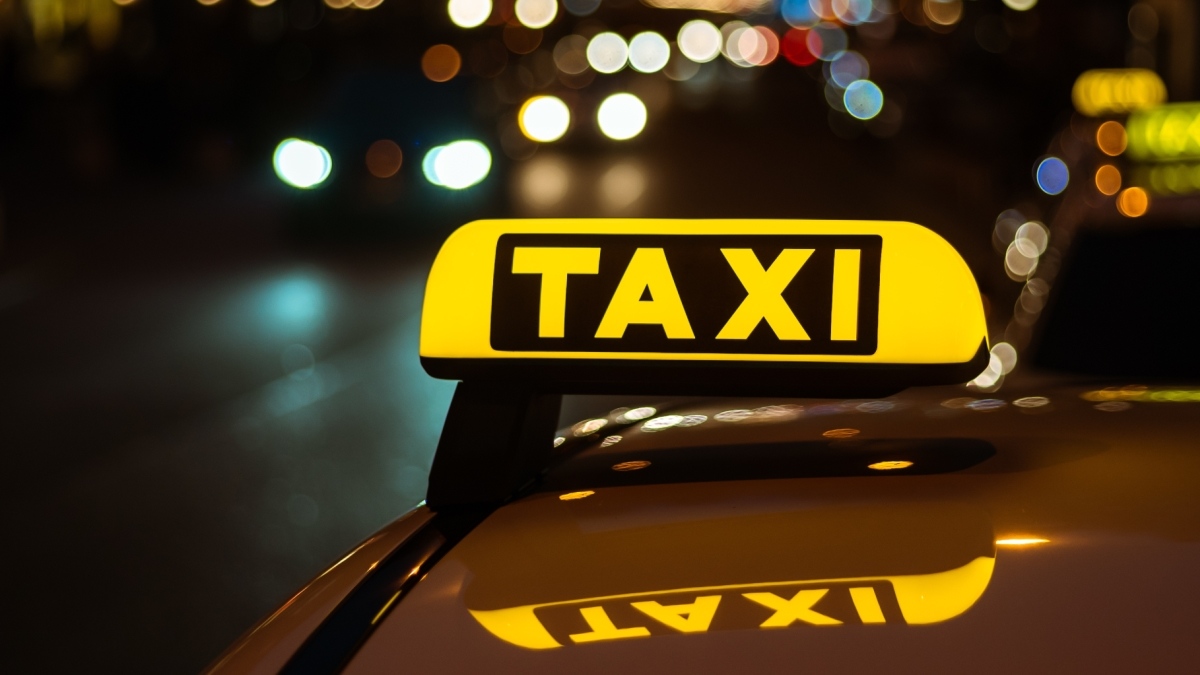 Taksista u Hrvatskoj pronašao 20.000 KM, pa vozio satima da ih vrati