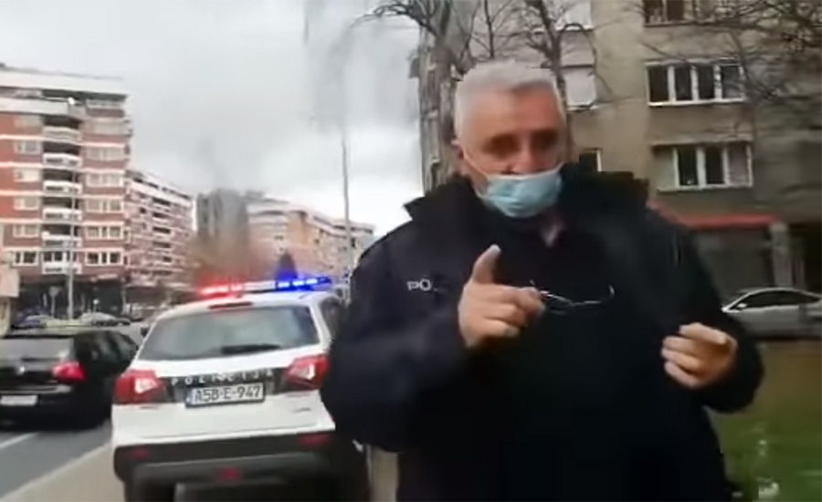 Policajci uhapsili novinarku Nidžaru Ahmetašević uz riječi "stavi lisice budali" (VIDEO)