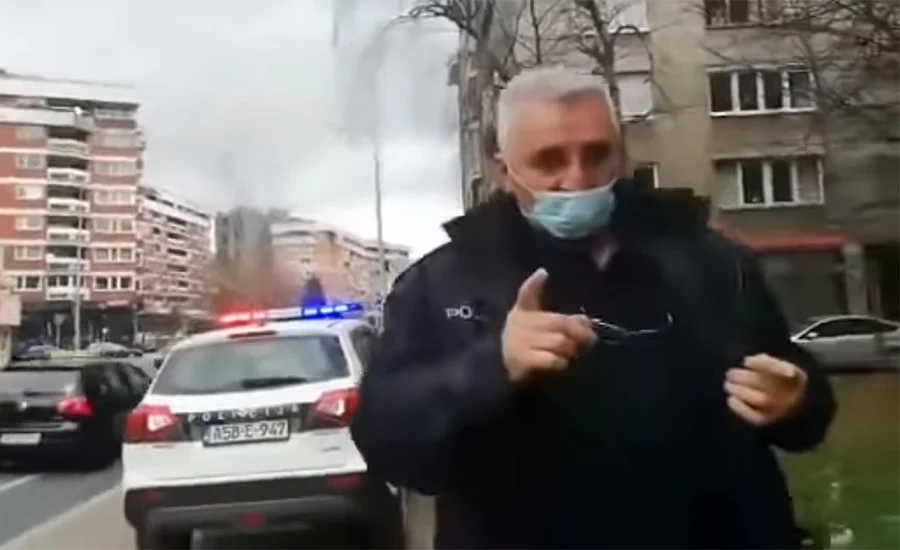 Policajci uhapsili novinarku Nidžaru Ahmetašević uz riječi “stavi lisice budali” (VIDEO)