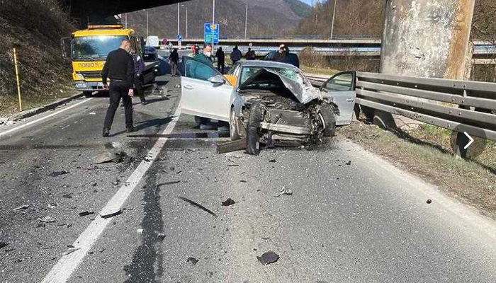 Teška saobraćajna nesreća u mjestu Lašva kod Zenice, povrijeđena jedna osoba