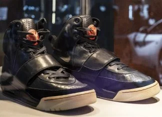 Patike koje je nosio Kanye West prodate za rekordnih 1,8 miliona američkih dolara na na privatnoj aukciji Kanye West patike