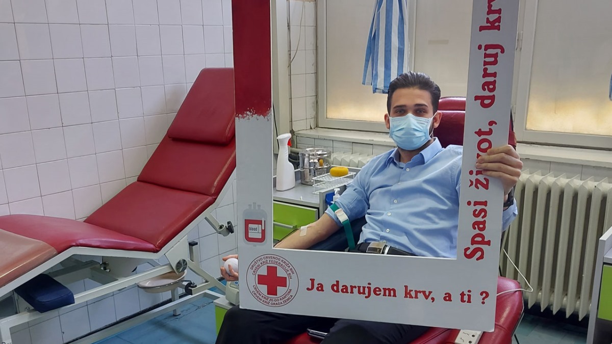 Ministar Isak i saradnici darovali krv u Kantonalnoj bolnici Zenica