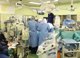 Prvi put urađena transplantacija pluća ženi oboljeloj od COVID-19 Operacija