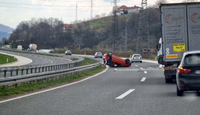 Saobraćajna nesreća na autoputu Zenica-Visoko (FOTO)