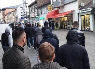 Zeničani u redovima čekali vruće ramazanije