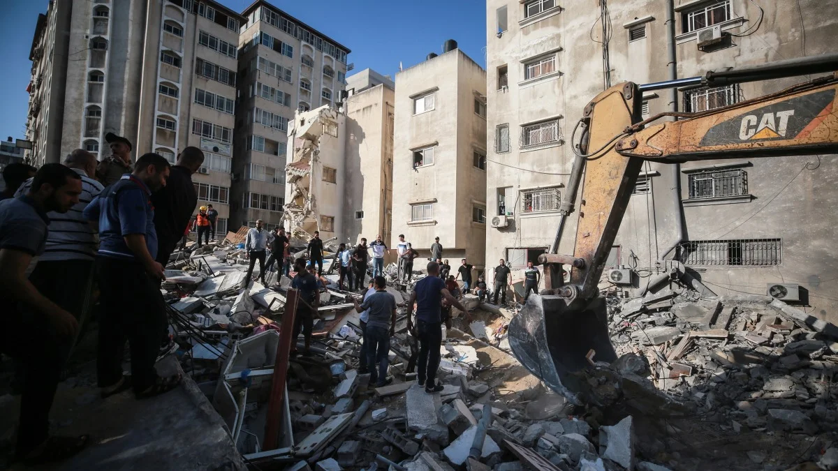 U Gazi uništena šestospratnica, Netanyahu poručio Bidenu da će nastaviti napade