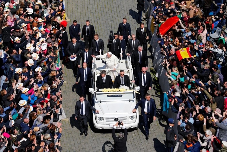 Reuters Papa Franjo