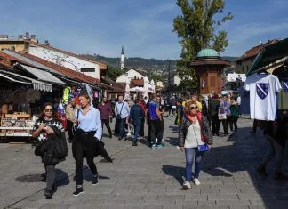 FBiH:U martu 24,9 hiljada turista, najviše noćenja turista iz UAE i Srbije Sarajevo Turisti Sunce 13