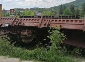 Prevrnuli se vagoni Željeznica FBIH Prevrnuli Se Vagoni Zeljeznica Fbih Fna 140547 60ae098093951
