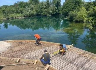 U Bihaću zabetonirali obalu Une, pogledajte kako su uništili ljepoticu (FOTO) 1 1