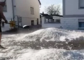 U Hrvatskoj lopatama čistili led ispred kuća (VIDEO) Hrvatska Led