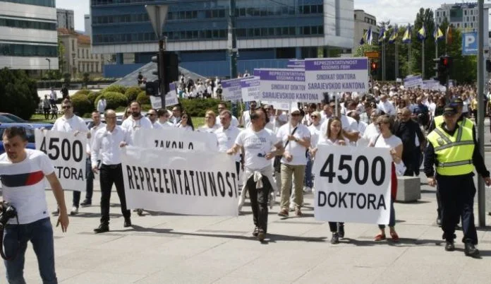Protesti Doktora
