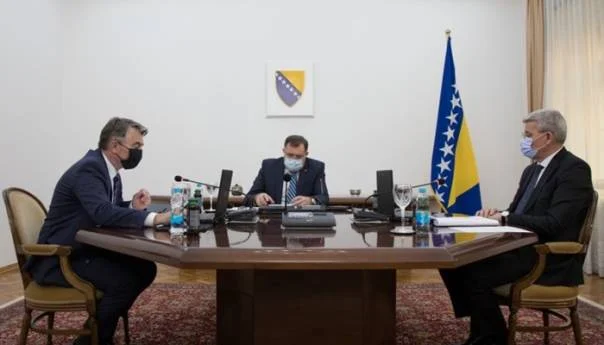 Clanovi Predsjednistva Bih Danas Na Diplomatskom Forumu U Antaliji Predsjednistvo Bih Sdsss 60cc3927bf3f0