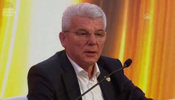 Dzaferovic Vazna Lekcija Pandemije Je Da Se Mora Slusati Rijec Strucnjaka Sefik Antalia 60ccc49151036