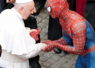 Spiderman se rukovao s papom Franjom Spiderman Se Rukovao S Papom Franjom Papa S 60d45ad661d35