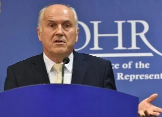 Oglasio se Inzko: Sve šanse koje sam dao vlastima da se ograde od zločinaca su odbačene Inzko Fotka