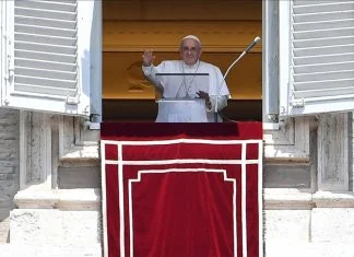 Papa Franjo poručio ljudima da se trebaju više odmarati i izbjegavati stres Papa Franjo