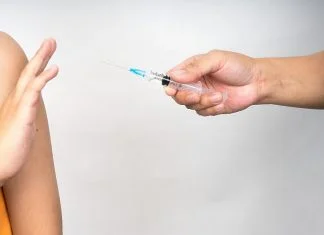 Čak 43 posto Crnogoraca vjeruje u zavjeru o vakcinama Vakcina