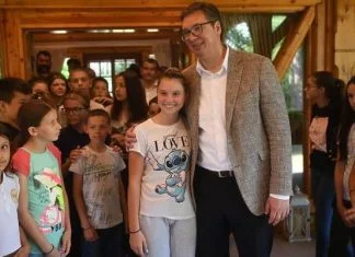 Vučić ugostio “srpsku djecu” iz FBiH i Hrvatske: Volite Srbiju, ali i mjesta u kojima živite Vučić I Djeca