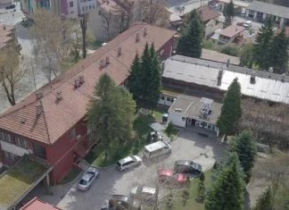 Dva fakulteta pod jednim krovom – do kada?