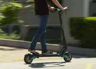 Znaju li vozači romobila koja saobraćajna pravila vrijede za njih? Oslo Zabranio Elektricni Romobil Nocu Da Sprijeci Stotine Ozljeda Romobil 60ee9fa0df128